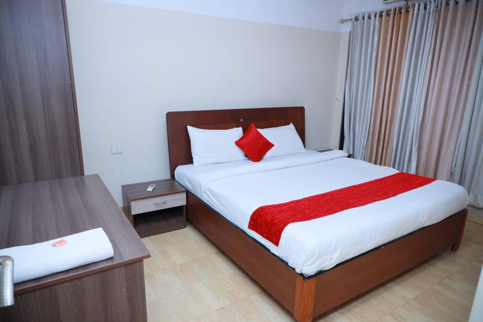 Hotel Tayas Trippapur 외부 사진
